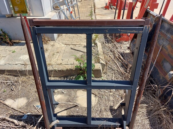 71#7834 Forca letamene Merlo e forca rotoballe Landini in vendita - foto 9