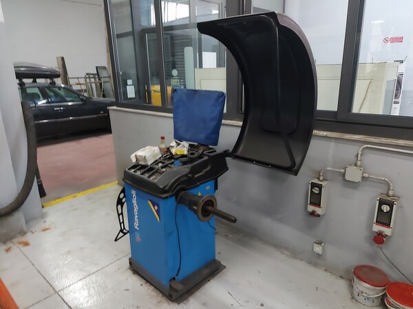 18#7842 Macchinari ed attrezzature per assetto gomme in vendita - foto 1