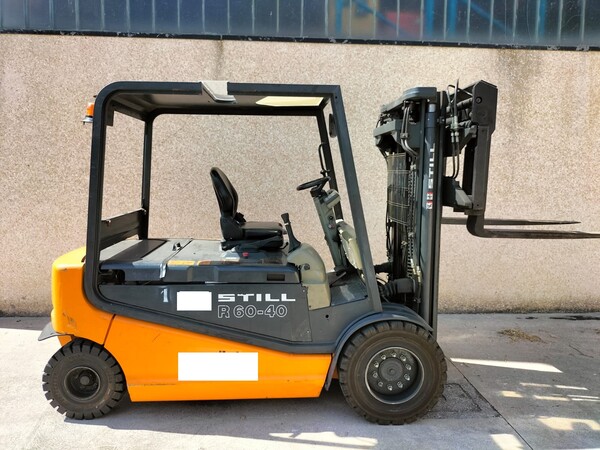 Carrelli elevatori in vendita