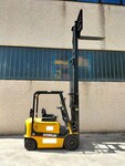 Immagine 2 - Carrello elevatore elettrico Cat - Lotto 2 (Asta 7845)