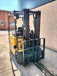 Immagine 4 - Carrello elevatore elettrico Cat - Lotto 2 (Asta 7845)