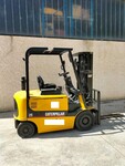 Immagine 5 - Carrello elevatore elettrico Cat - Lotto 2 (Asta 7845)