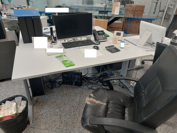 1#7847 Arredi e macchine elettroniche da uffico in vendita - foto 1