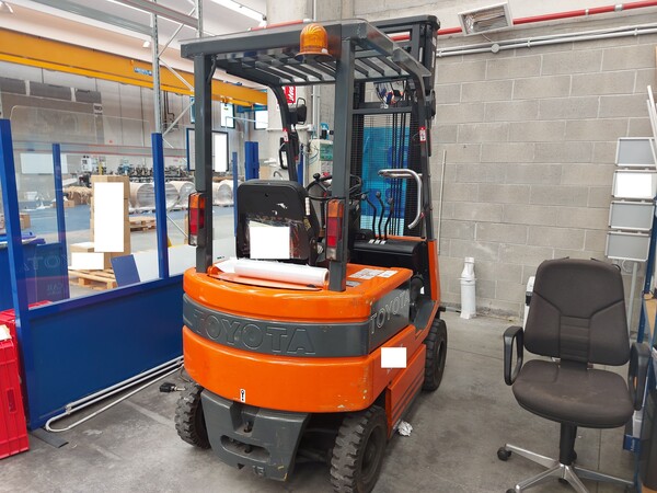 3#7847 Carrello elevatore Toyota e transpallet in vendita - foto 1