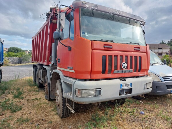 Autocarri in vendita