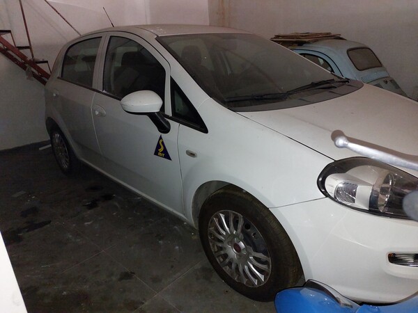 27#7849 Autocarro Fiat Punto 1.3 D MJT in vendita - foto 2