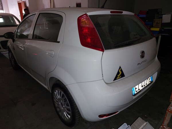 27#7849 Autocarro Fiat Punto 1.3 D MJT in vendita - foto 4
