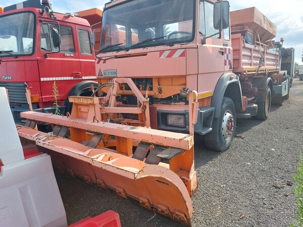 9#7849 Autocarro spazzaneve Iveco 180.26 in vendita - foto 1