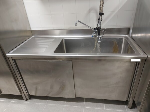 16#7891 Arredi per laboratorio cucina in vendita - foto 1