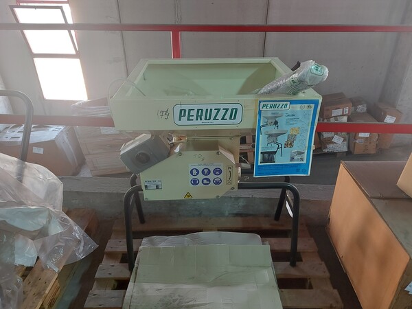 174#7892 Schiaccia cereali Peruzzo Crush in vendita - foto 1