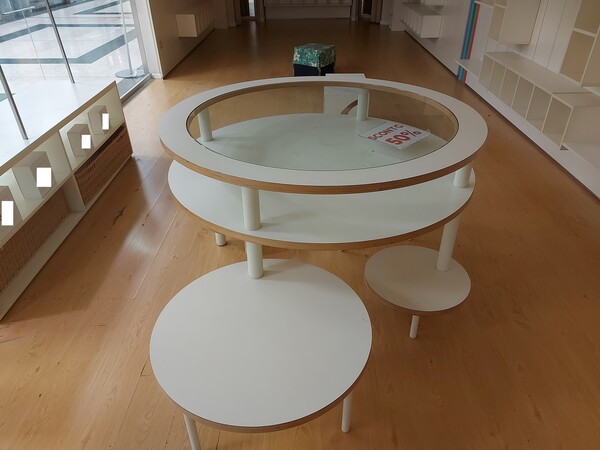15#7897 Arredo e attrezzature negozio abbigliamento in vendita - foto 13