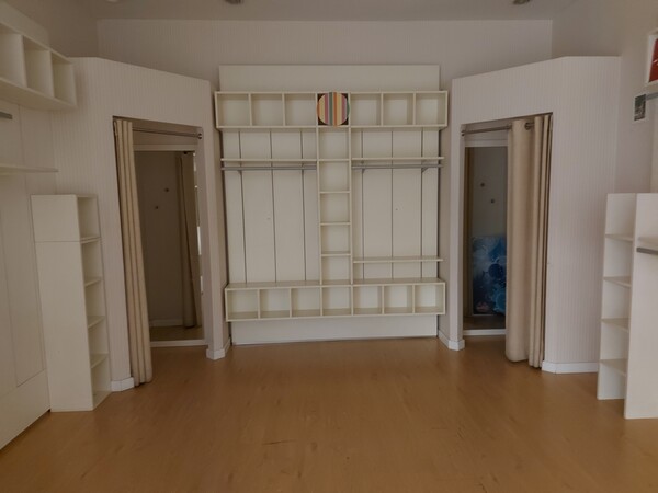 15#7897 Arredo e attrezzature negozio abbigliamento in vendita - foto 17