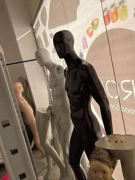 22#7897 Arredo e attrezzature negozio abbigliamento in vendita - foto 2