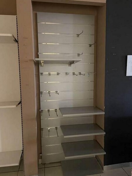 22#7897 Arredo e attrezzature negozio abbigliamento in vendita - foto 11