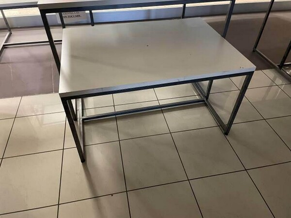 22#7897 Arredo e attrezzature negozio abbigliamento in vendita - foto 20