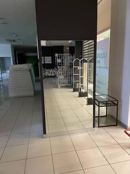 22#7897 Arredo e attrezzature negozio abbigliamento in vendita - foto 33