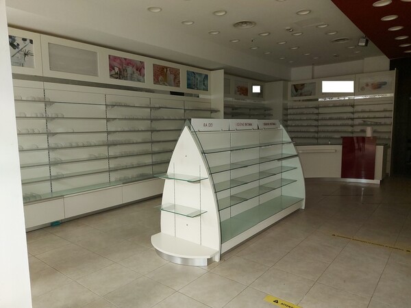 23#7897 Arredo e attrezzature parafarmacia in vendita - foto 2