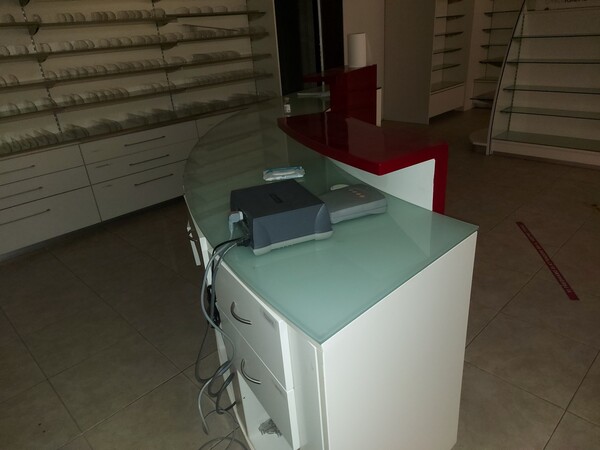 23#7897 Arredo e attrezzature parafarmacia in vendita - foto 6
