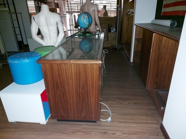 24#7897 Arredo e attrezzature negozio abbigliamento in vendita - foto 13