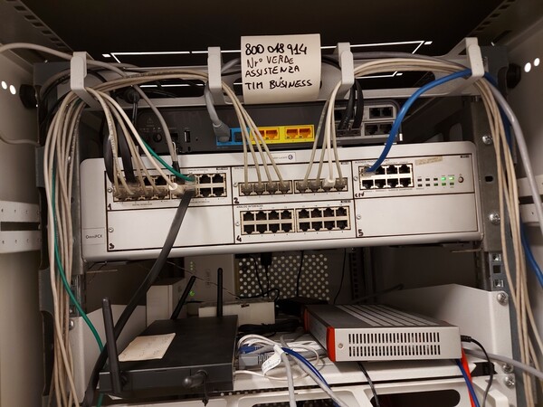 8#7899 Arredi e attrezzature elettroniche ufficio in vendita - foto 51