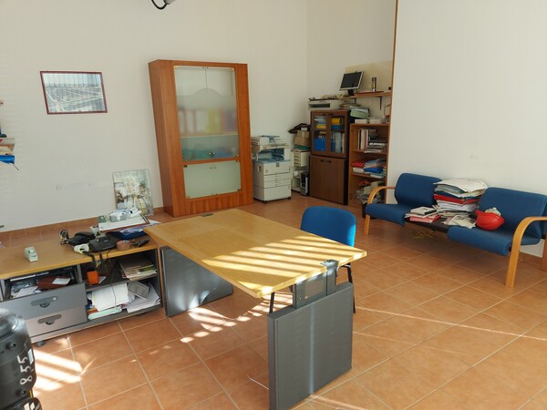 1#7900 Arredi e attrezzature da ufficio in vendita - foto 1