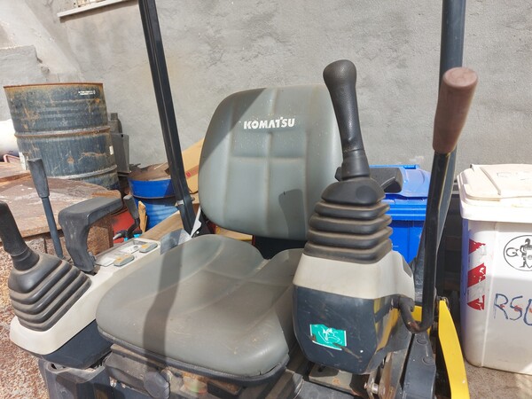 23#7900 Miniescavatore Komatsu PC16RHS in vendita - foto 4