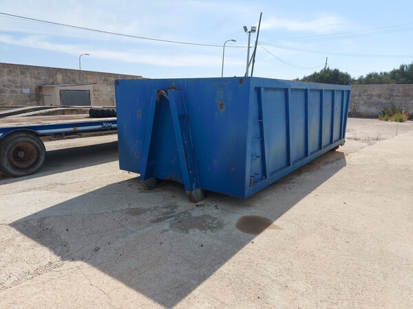 4#7900 Cassone scarrabile per autocarro tre assi in vendita - foto 2