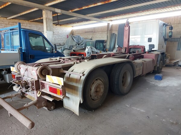27#7901 Autocarro con pianale Iveco Magirus 260E43 in vendita - foto 3