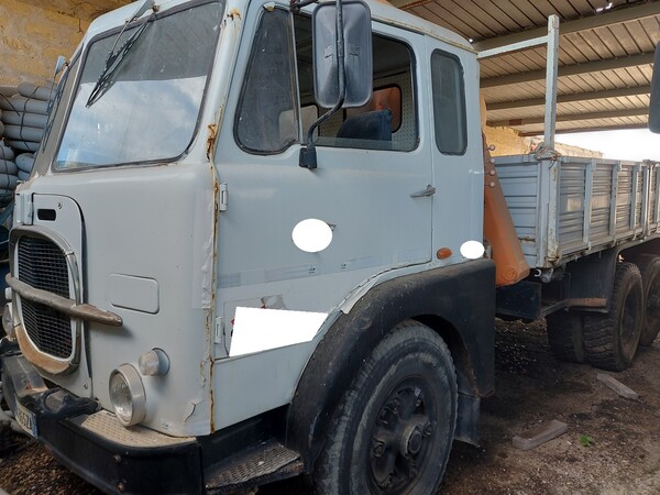 30#7901 Autocarro con cassone a sponde Fiat 682 74HP in vendita - foto 1