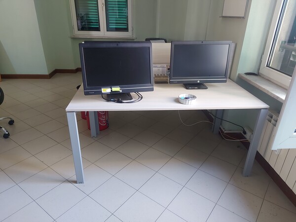1#7904 Arredi da ufficio e materiale informatico in vendita - foto 2