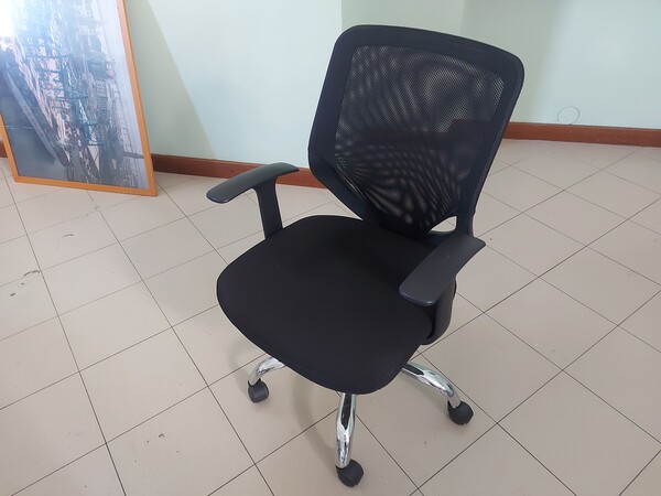1#7904 Arredi da ufficio e materiale informatico in vendita - foto 5