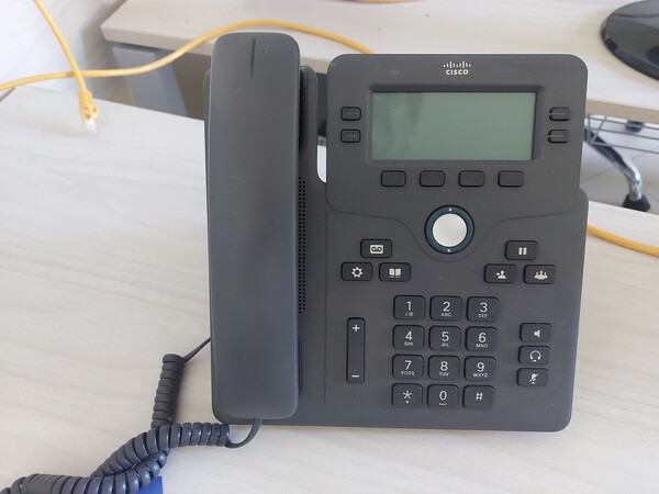 1#7904 Arredi da ufficio e materiale informatico in vendita - foto 6