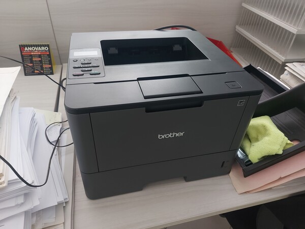 1#7904 Arredi da ufficio e materiale informatico in vendita - foto 14