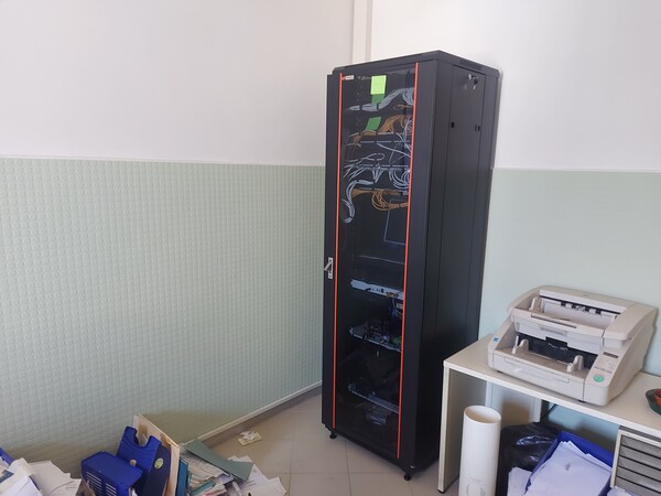 1#7904 Arredi da ufficio e materiale informatico in vendita - foto 23