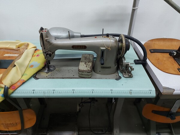120#7915 Scaffalature leggere in metallo e macchine da cucire in vendita - foto 12