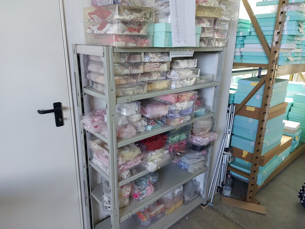 178#7915 Capi di abbigliamento da bimbo e tessuti in vendita - foto 12