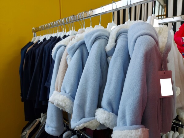 178#7915 Capi di abbigliamento da bimbo e tessuti in vendita - foto 15