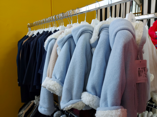 178#7915 Capi di abbigliamento da bimbo e tessuti in vendita - foto 16