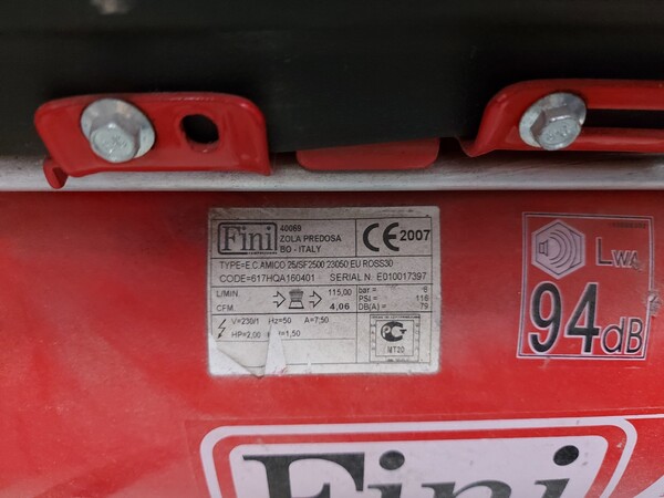 75#7915 Scaffalature e macchine da cucire in vendita - foto 18