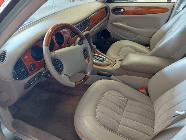 1#7918 Automobile Jaguar XJ8 in vendita - foto 4