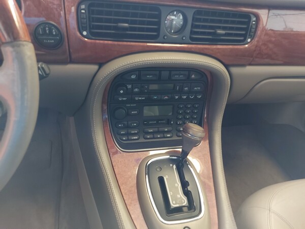 1#7918 Automobile Jaguar XJ8 in vendita - foto 5