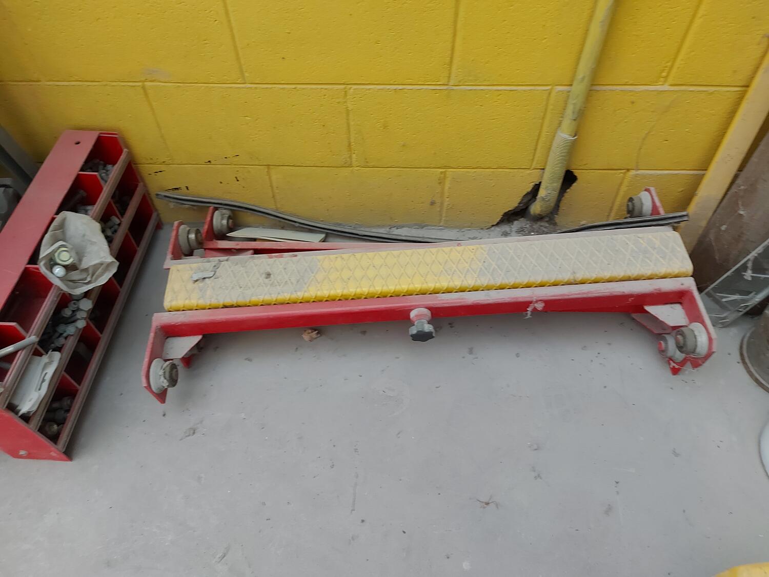 Lot Car Bench lift