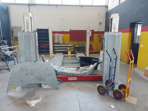 29#7918 Ponte elevatore Car Bench in vendita - foto 1