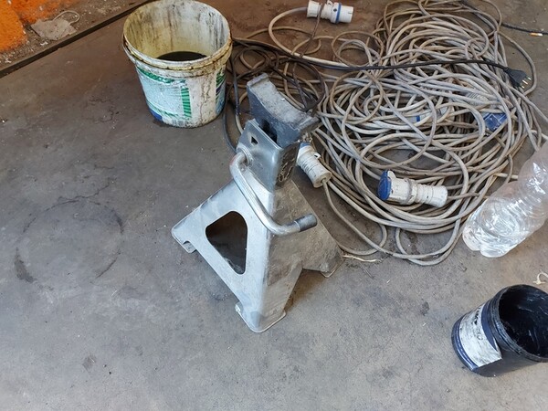 34#7918 Strumenti per cambio gomme in vendita - foto 3