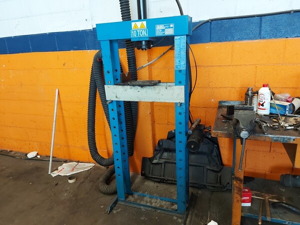 34#7918 Strumenti per cambio gomme in vendita - foto 13