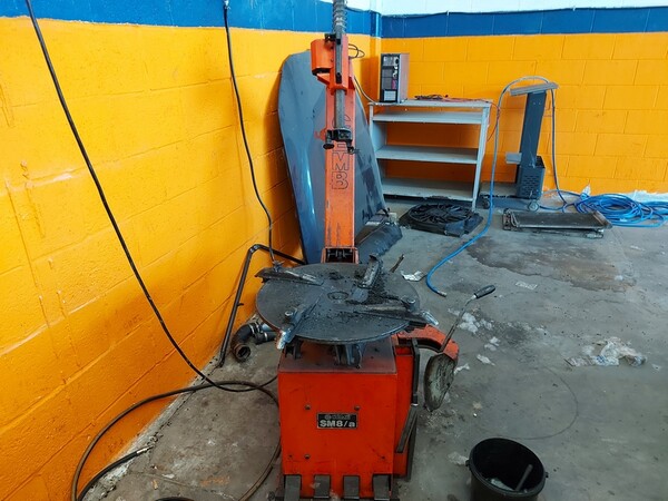 34#7918 Strumenti per cambio gomme in vendita - foto 22