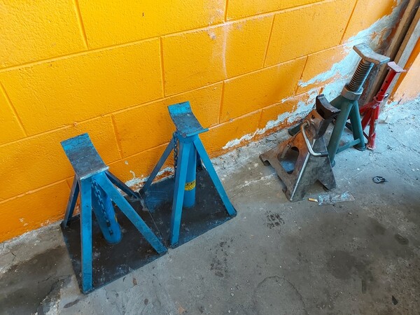 34#7918 Strumenti per cambio gomme in vendita - foto 27