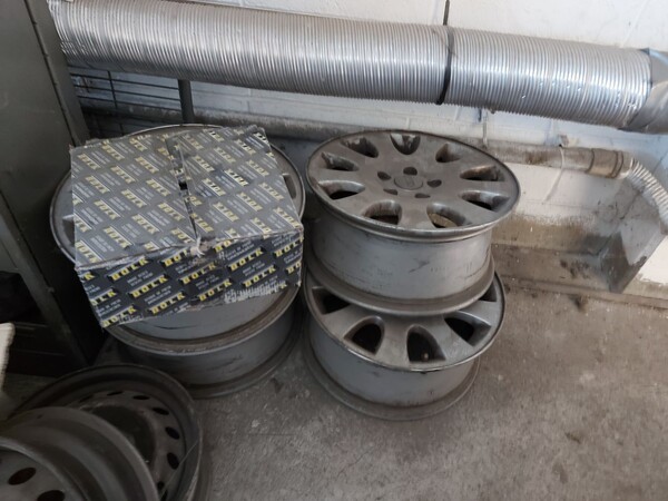 36#7918 Attrezzatura per officina meccanica e arredi uffici in vendita - foto 2