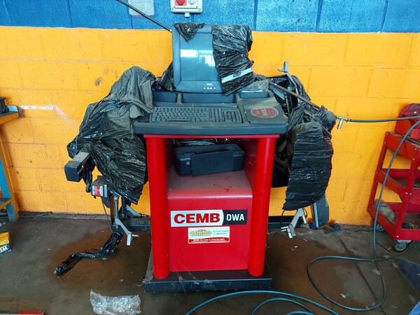 36#7918 Attrezzatura per officina meccanica e arredi uffici in vendita - foto 15