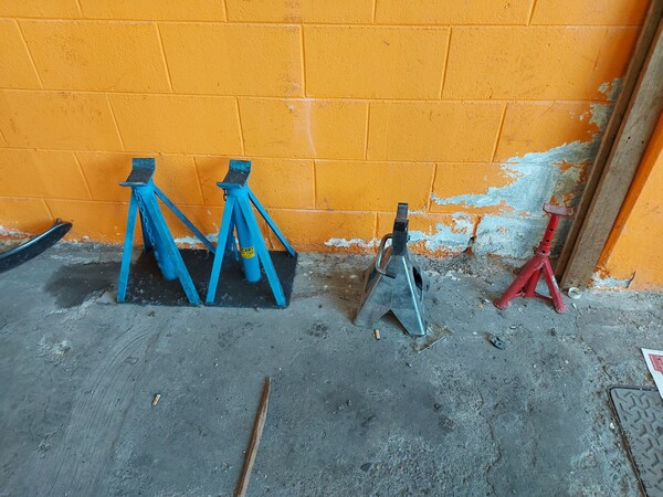 36#7918 Attrezzatura per officina meccanica e arredi uffici in vendita - foto 21